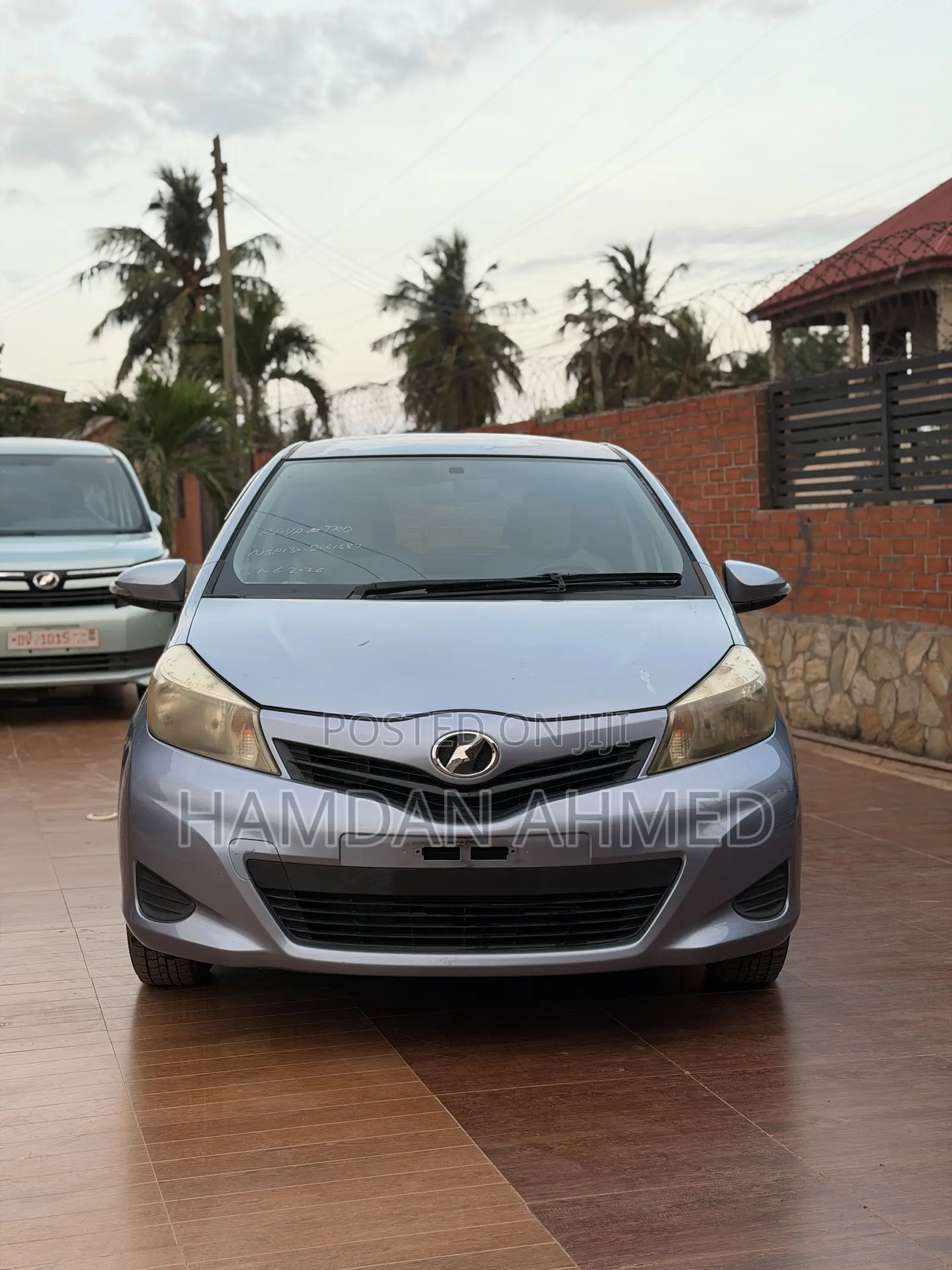 Toyota Vitz 1.3 FWD 5dr 2012 Blue