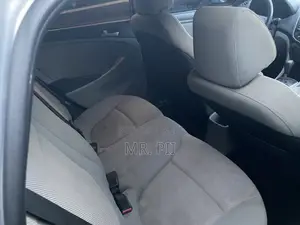 Hyundai Accent 2014 Silver