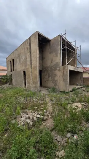4bdrm Mansion in North Legon for sale