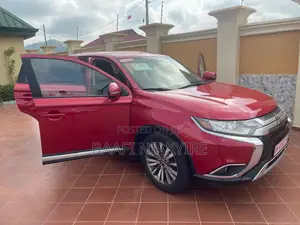 Mitsubishi Outlander SE FWD 2019 Red