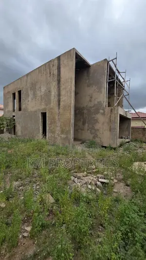 4bdrm Mansion in North Legon for sale