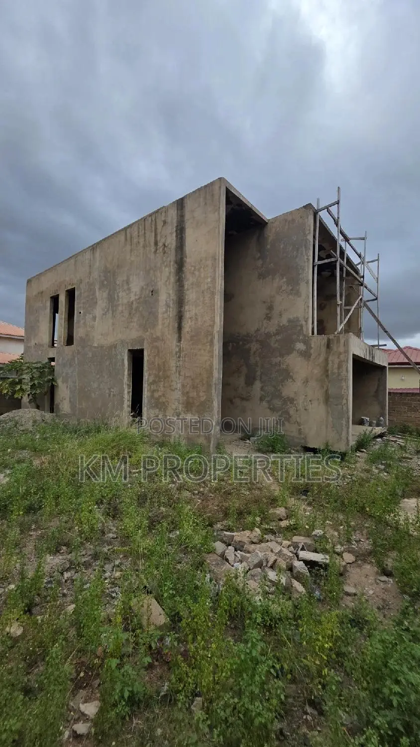 4bdrm Mansion in North Legon for sale