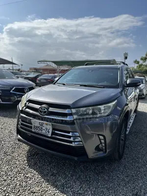 Toyota Highlander XLE 2019 Gray