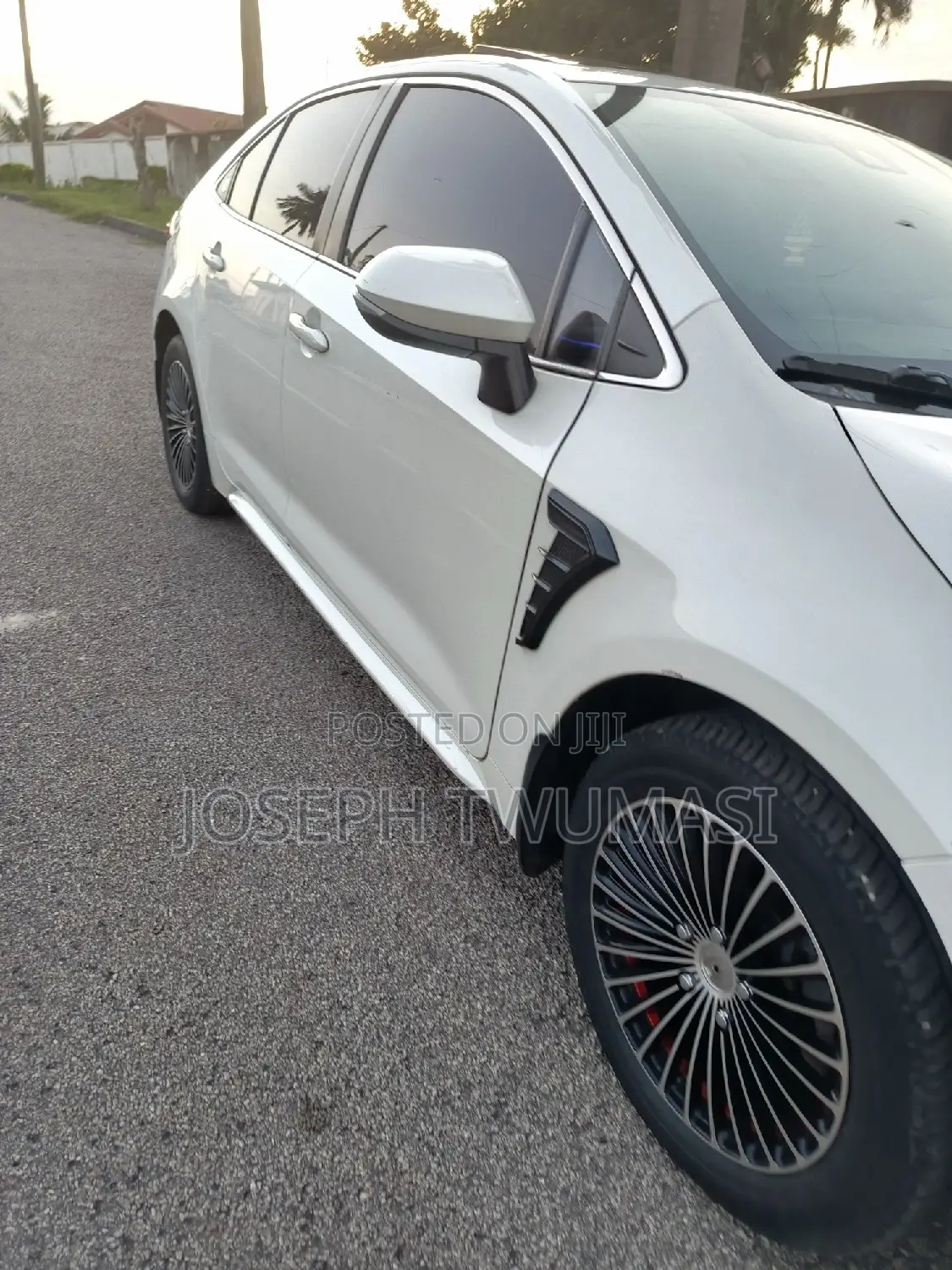Toyota Corolla XLE 2021 White