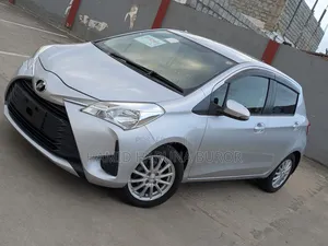 Toyota Vitz 1.3 FWD 5dr 2018 Silver
