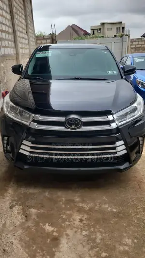 Toyota Highlander LE 4x4 V6 (3.5L 6cyl 8A) 2018 Black