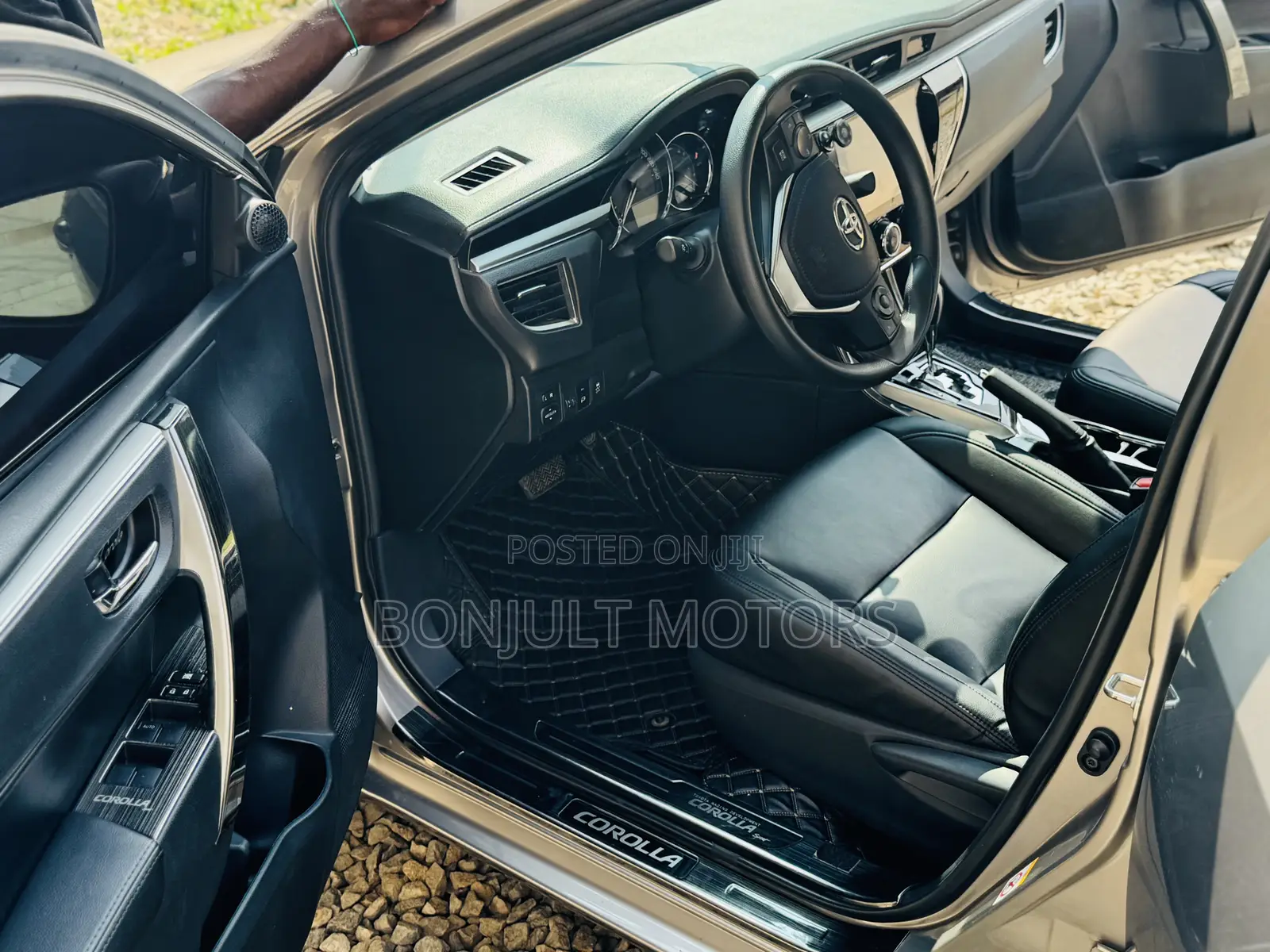 Toyota Corolla L 4dr Sedan (1.8L 4cyl CVT) 2017 Gray