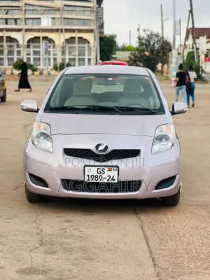 Toyota Vitz 1.3 AWD 5dr 2009 Gray