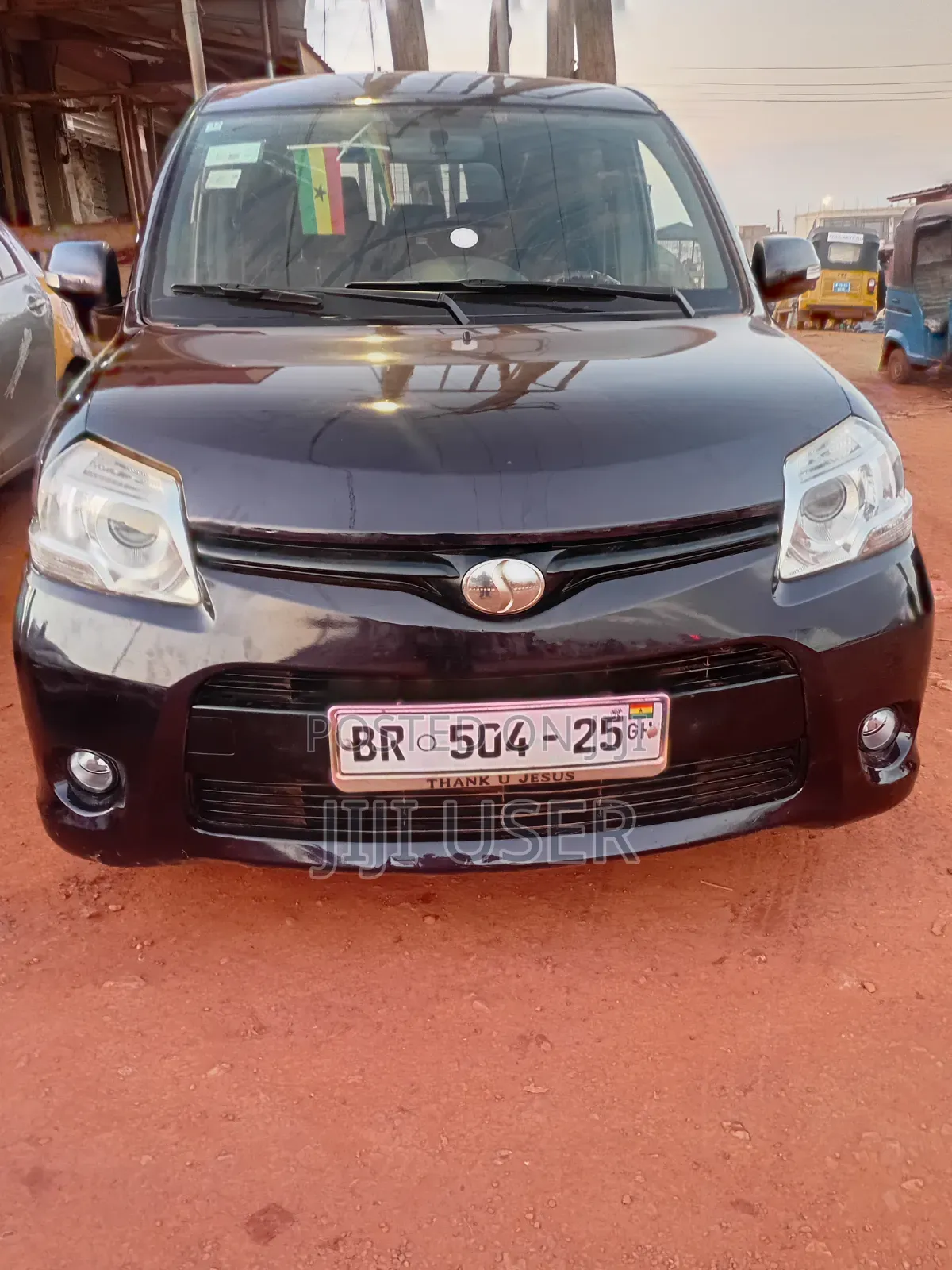 Toyota Sienta 2013 Blue