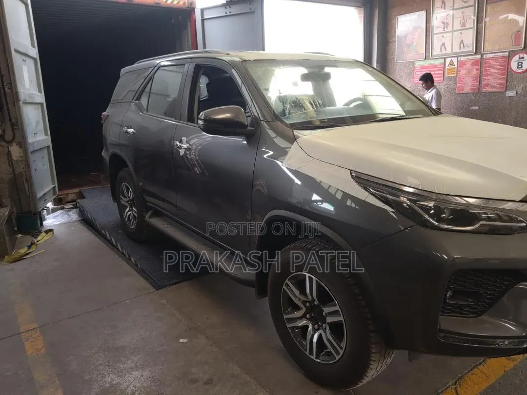 New Toyota Fortuner 2025 Black