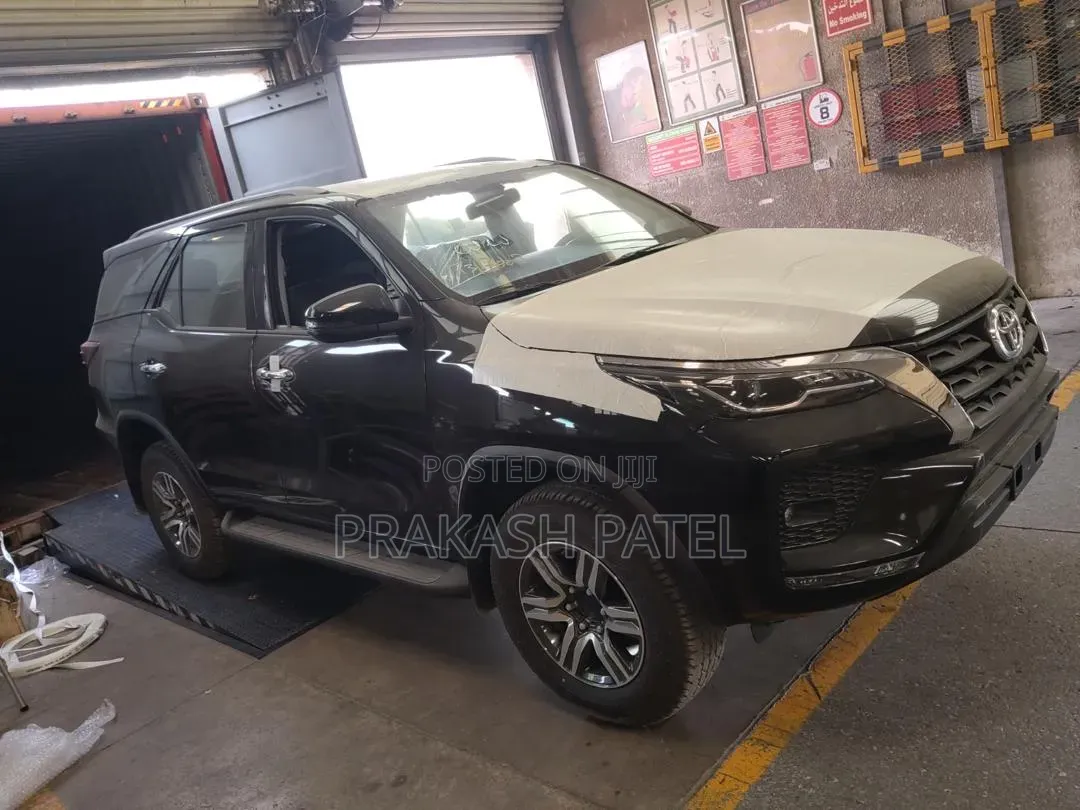 New Toyota Fortuner 2025 Black