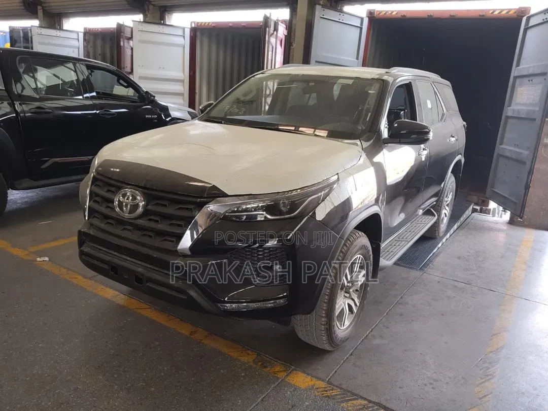 New Toyota Fortuner 2025 Black