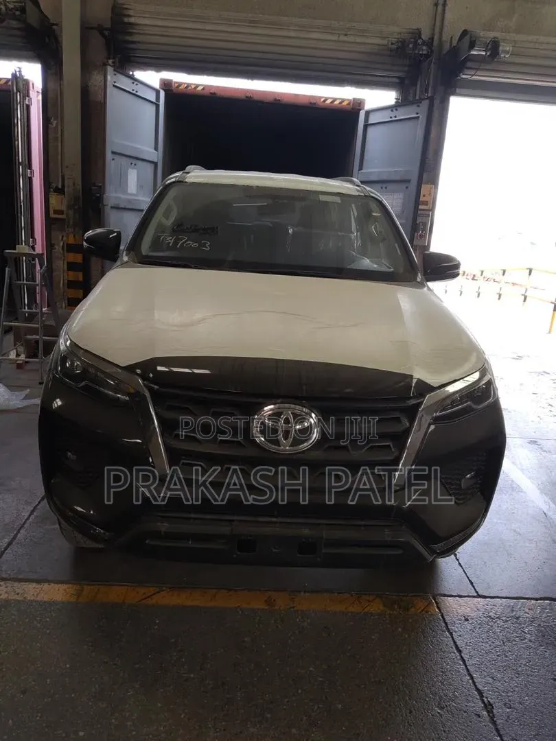 New Toyota Fortuner 2025 Black