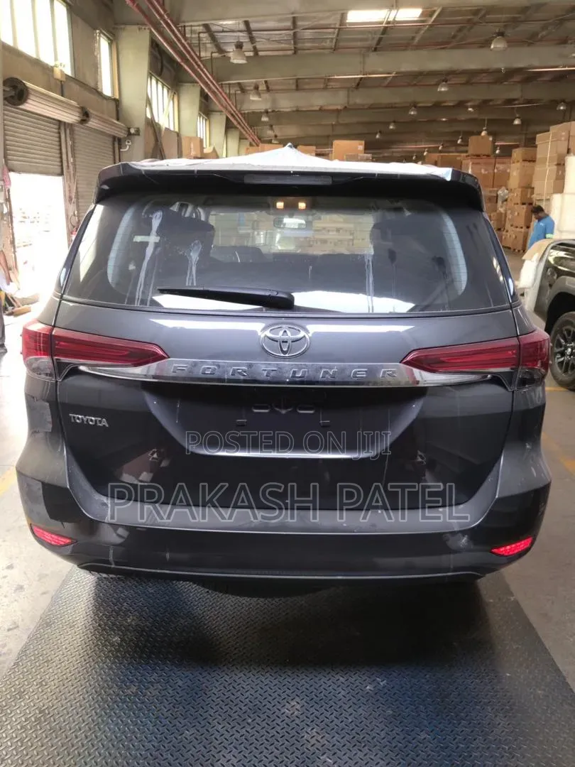 New Toyota Fortuner 2025 Black