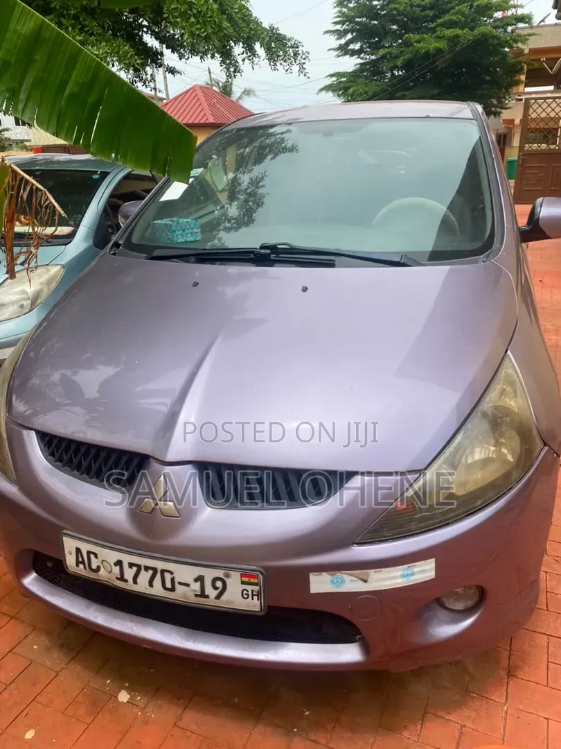 Mitsubishi Grandis 2006 Gray