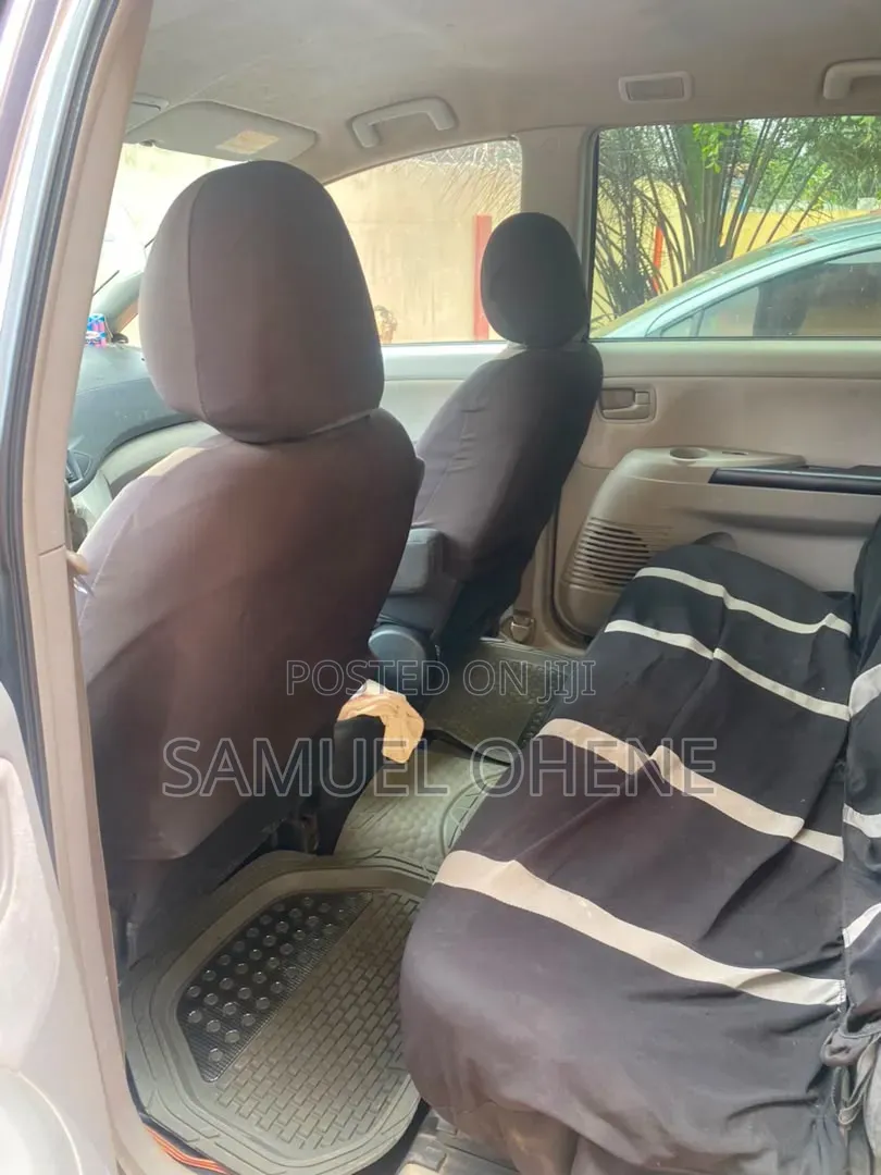 Mitsubishi Grandis 2006 Gray
