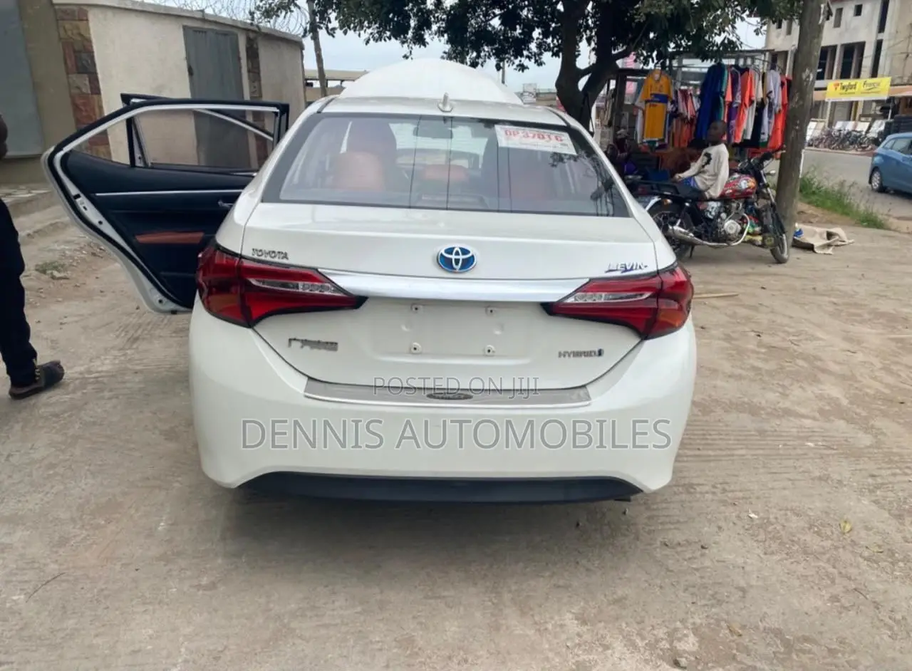 Toyota Levin Hybrid Sport 2019 White