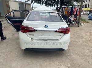 Toyota Levin Hybrid Sport 2019 White