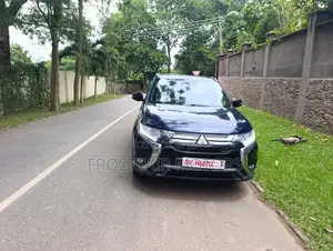 Mitsubishi Outlander 2020 Blue