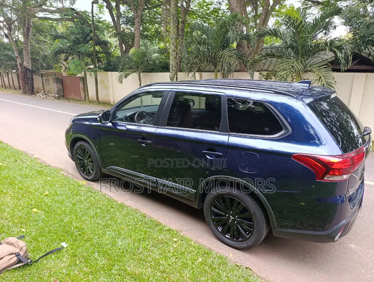 Mitsubishi Outlander 2020 Blue
