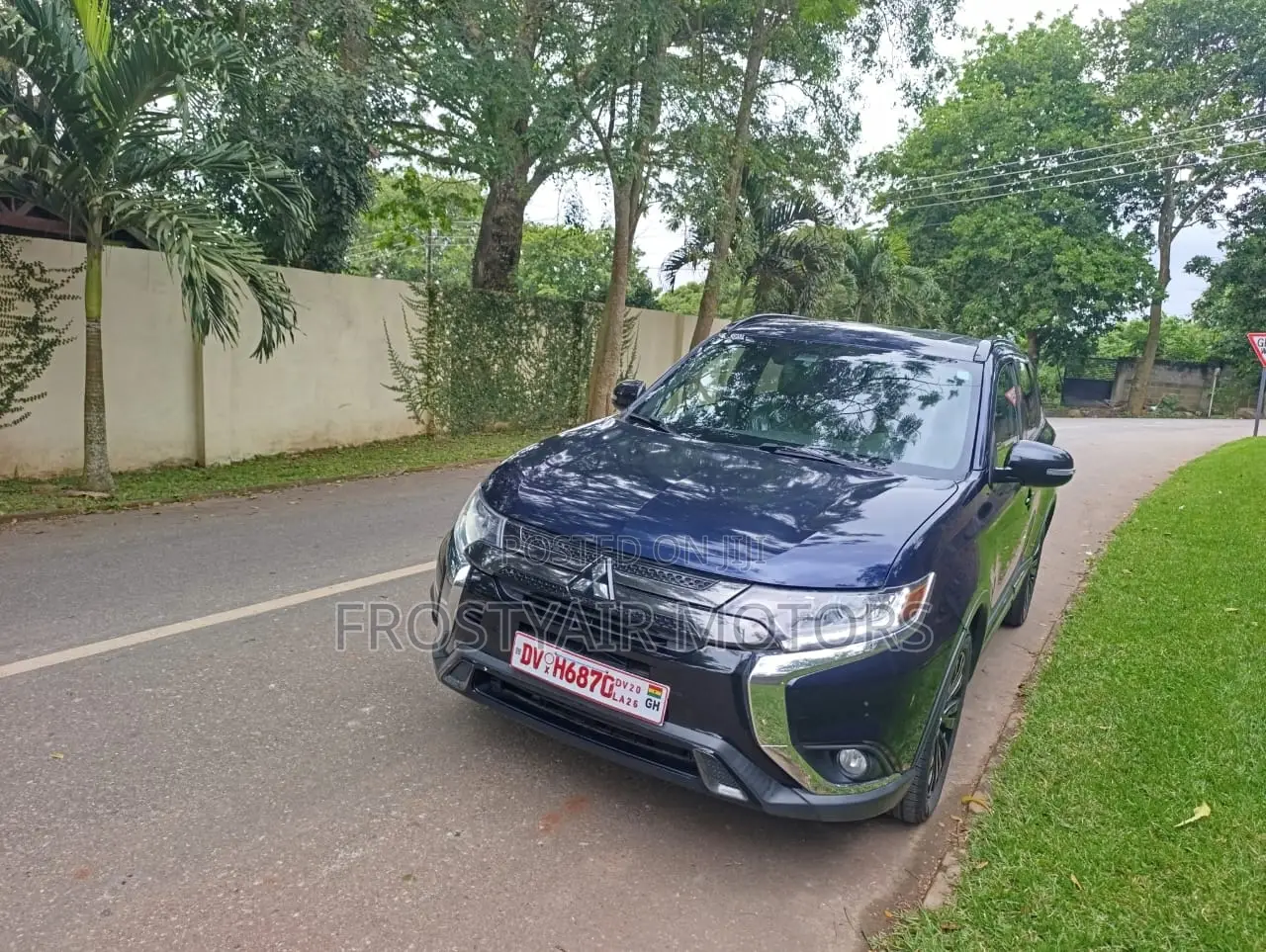 Mitsubishi Outlander 2020 Blue
