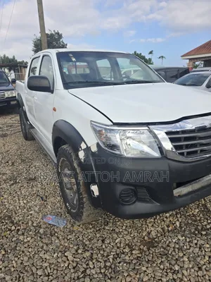 Toyota Hilux 2.5 D-4D 4X4 SRX 2012 White