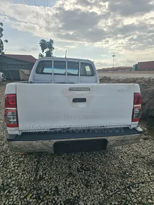 Toyota Hilux 2.5 D-4D 4X4 SRX 2012 White