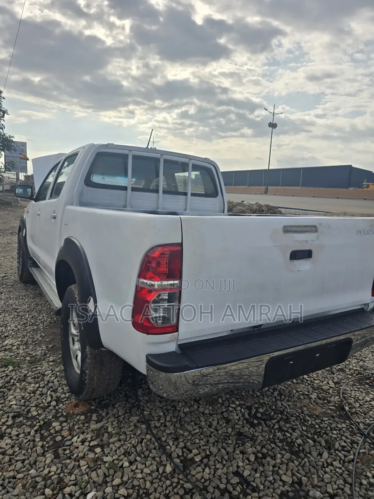Toyota Hilux 2.5 D-4D 4X4 SRX 2012 White
