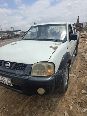 Nissan Hardbody 2014 White