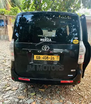 Toyota Voxy V 4WD 7-Seater 2012 Black