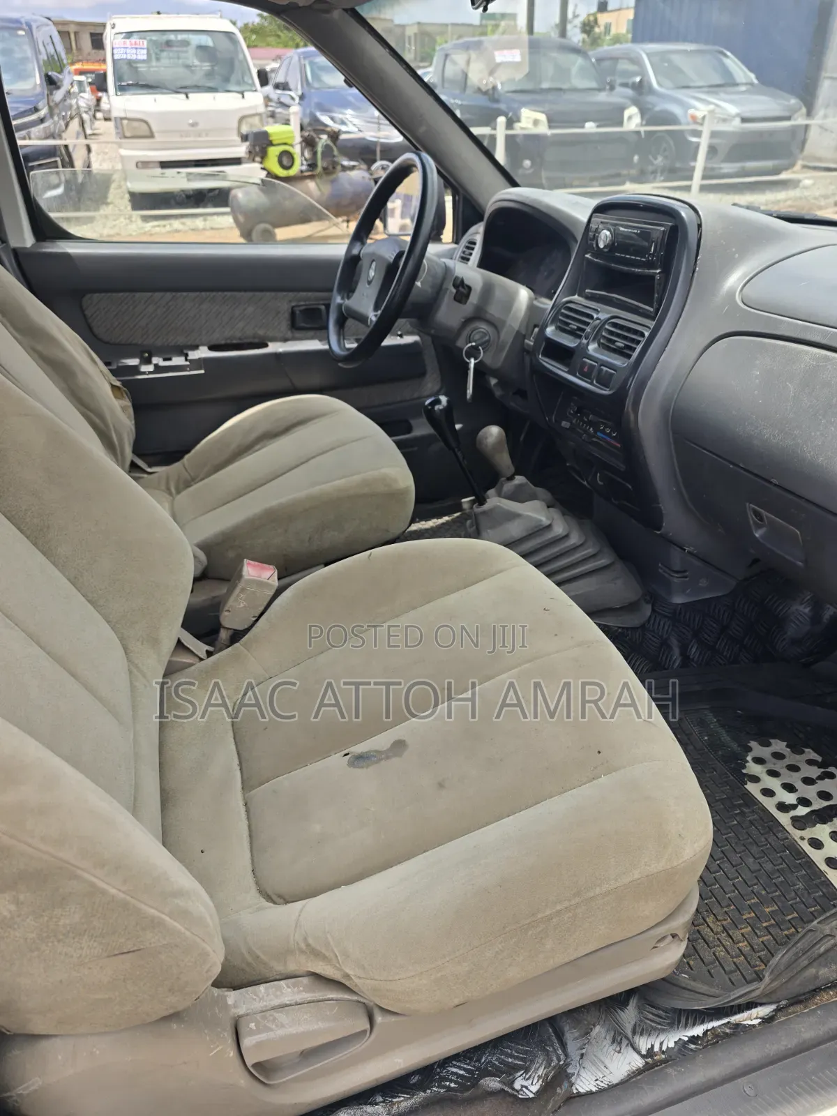 Nissan Hardbody 2014 White