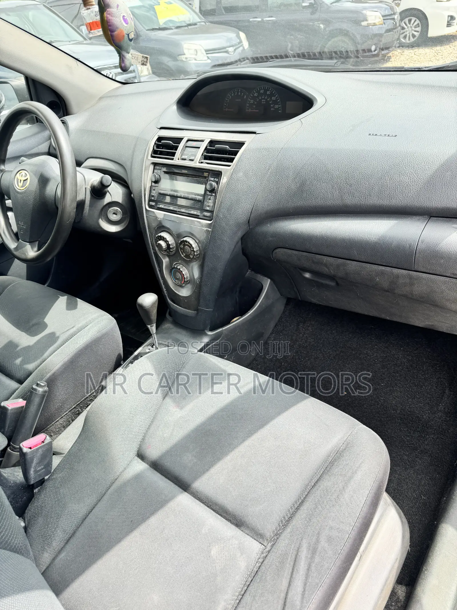 Toyota Yaris Base Sedan 4dr 2010 Brown