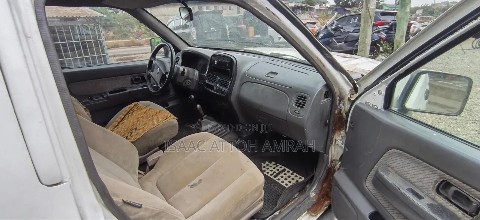 Nissan Hardbody 2014 White