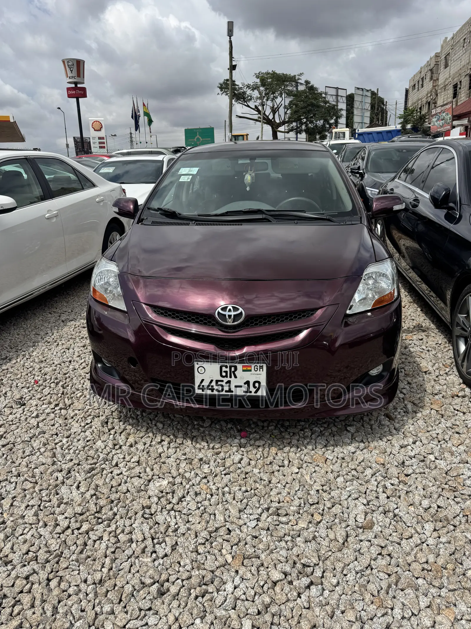 Toyota Yaris Base Sedan 4dr 2010 Brown