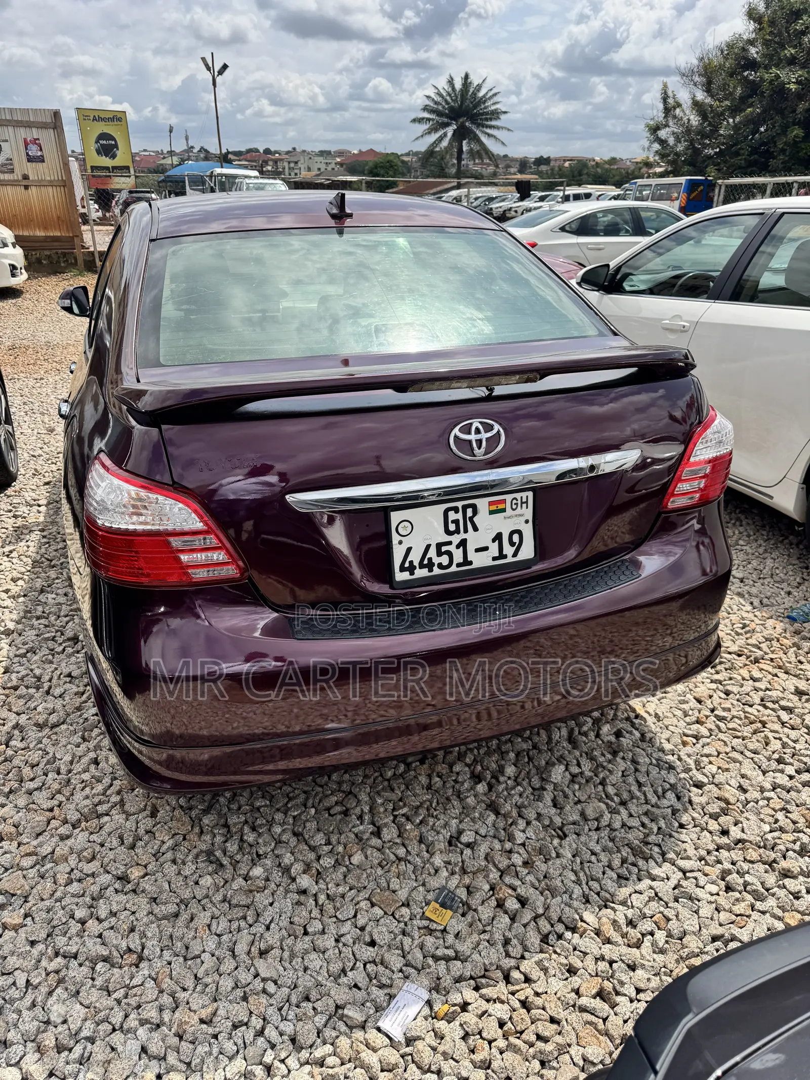 Toyota Yaris Base Sedan 4dr 2010 Brown