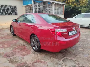 Toyota Camry SE 4dr Sedan (2.5L 4cyl 6A) 2013 Red