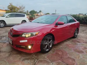 Toyota Camry SE 4dr Sedan (2.5L 4cyl 6A) 2013 Red