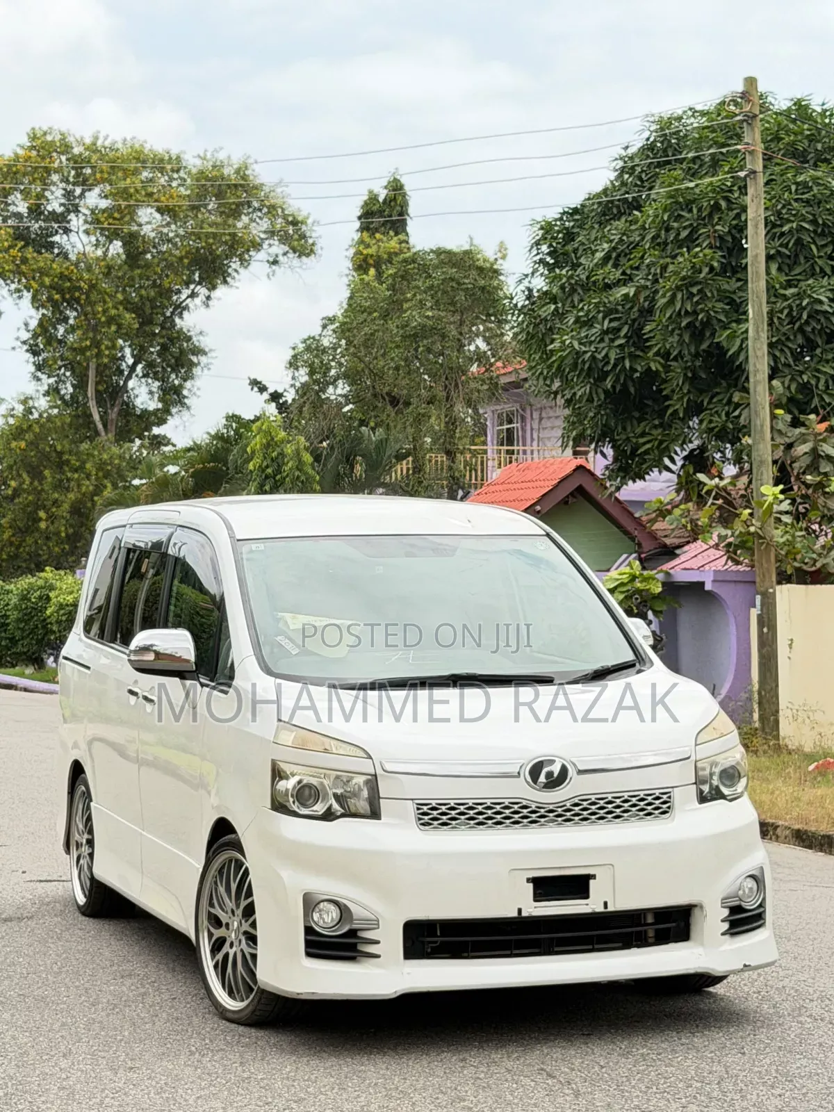 Toyota Voxy 2013 White