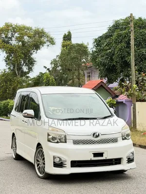 Toyota Voxy 2013 White