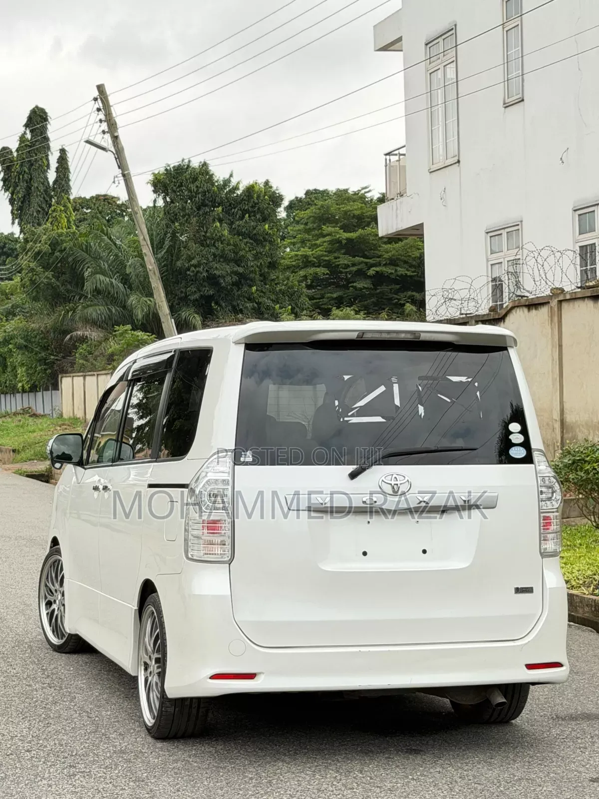 Toyota Voxy 2013 White
