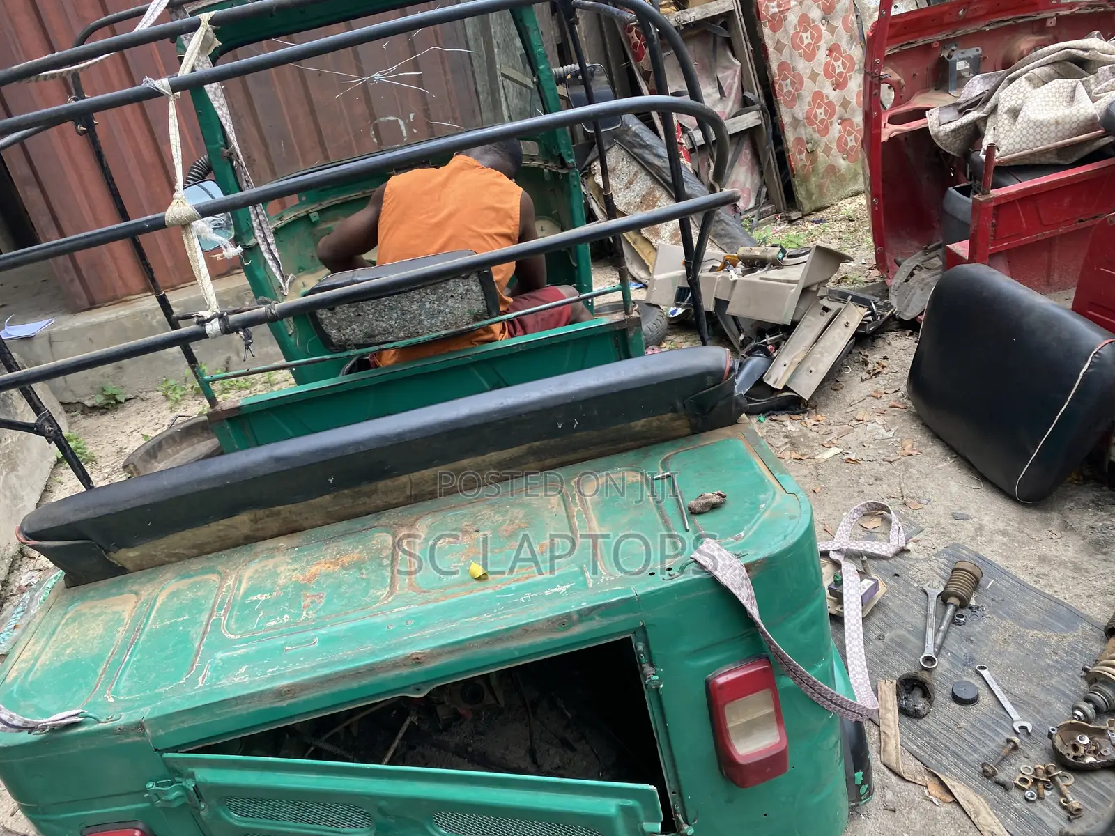 Bajaj RE 2020 Green