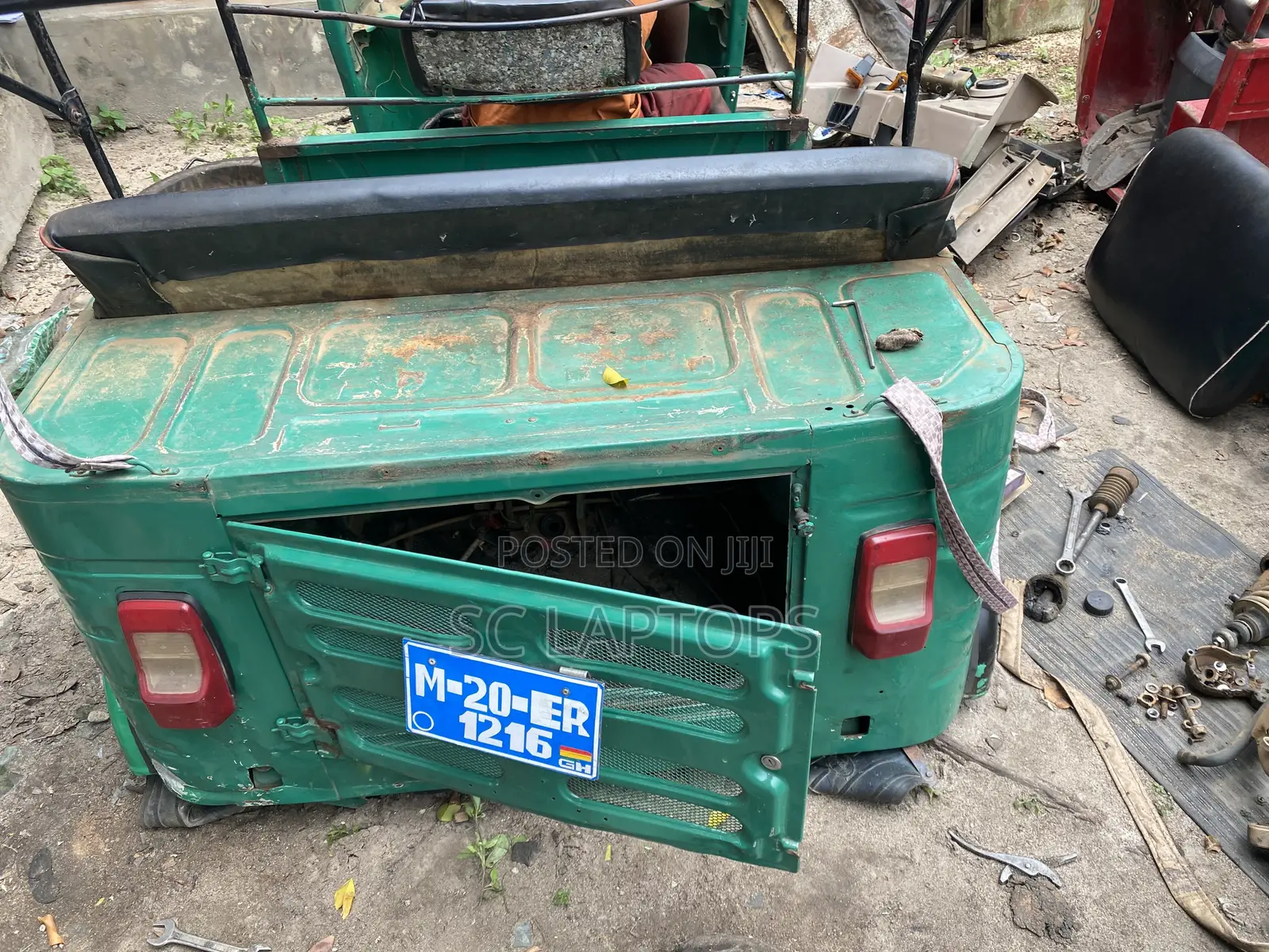 Bajaj RE 2020 Green