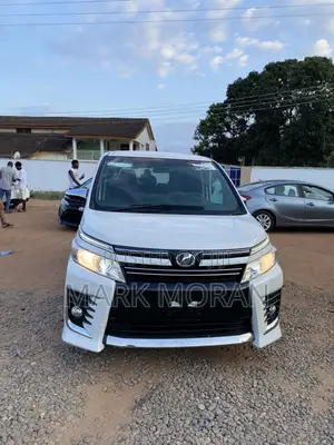 Toyota Voxy 2015 White