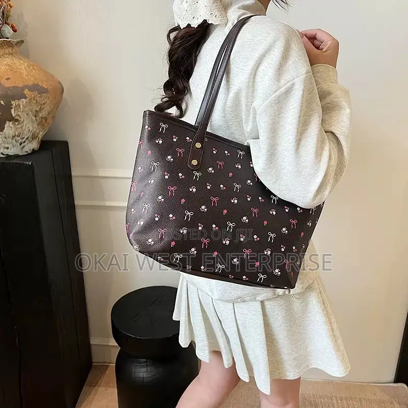 Stylish Spacious Tote Bag
