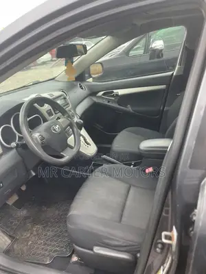 Toyota Matrix L Hatchback FWD (1.8L 4cyl 5M) 2013 Beige