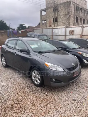Toyota Matrix L Hatchback FWD (1.8L 4cyl 5M) 2013 Beige