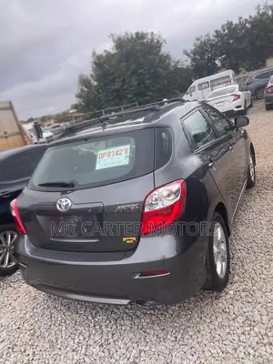 Toyota Matrix L Hatchback FWD (1.8L 4cyl 5M) 2013 Beige