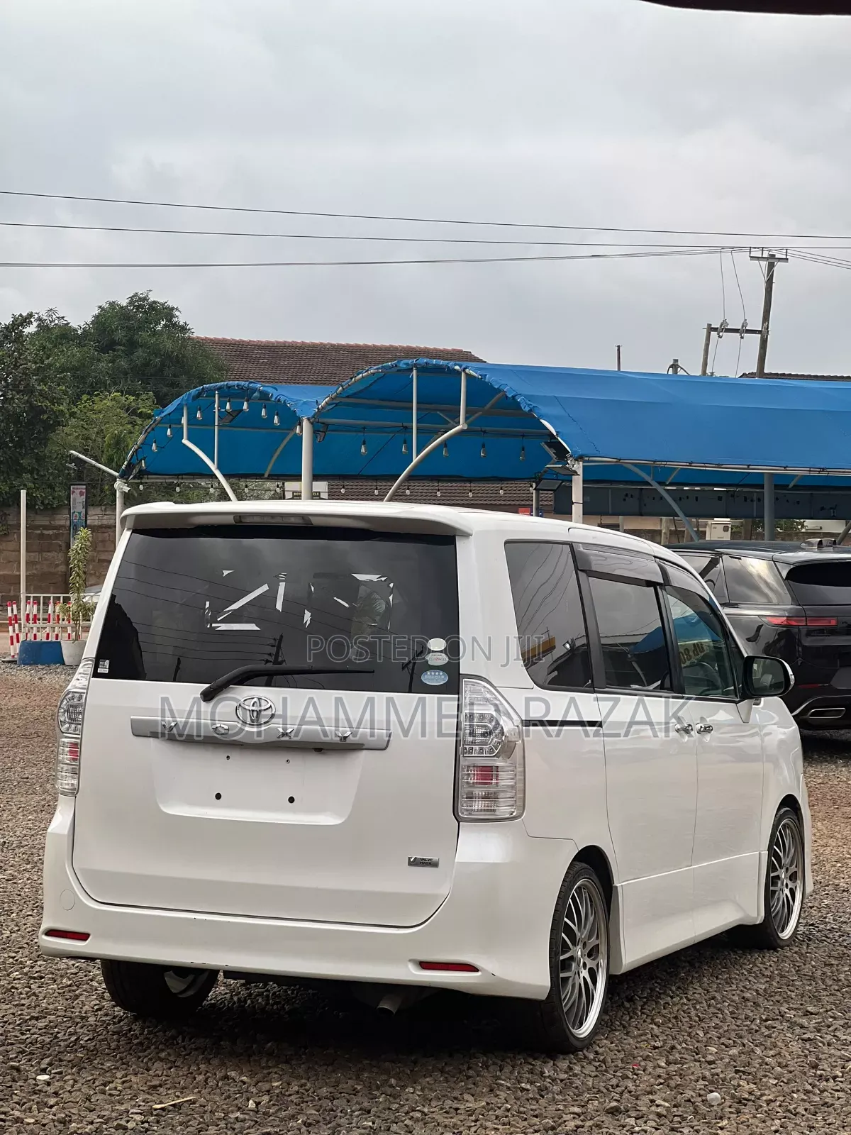 Toyota Voxy 2013 White