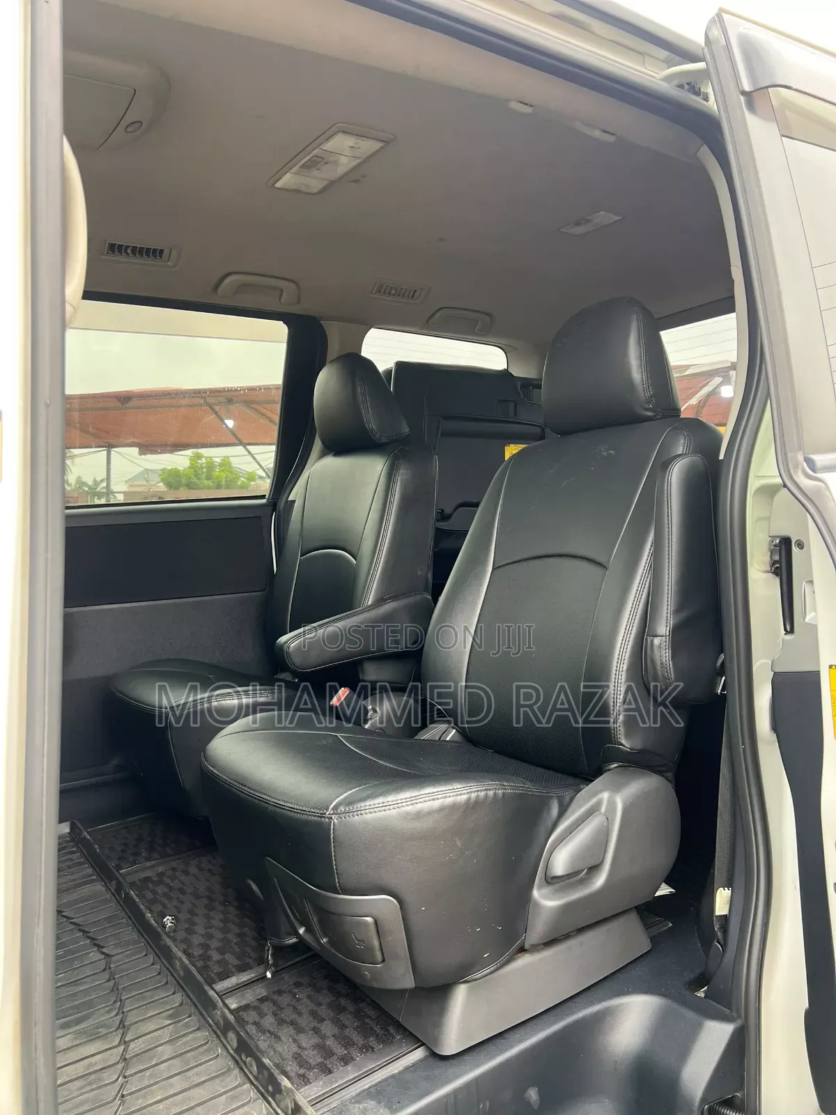 Toyota Voxy 2013 White