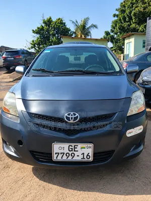 Toyota Yaris 2010 Gray